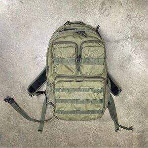 Eddie Bauer Cargo 30L Backpack Hiking Mountains Camping